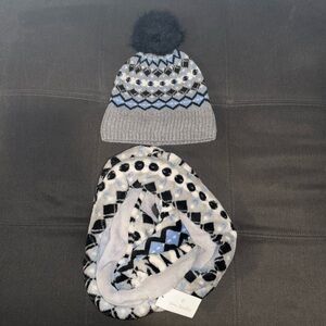 Vera Bradley Fleece Loop Scarf Penguins Intarsia Blue with matching beanie